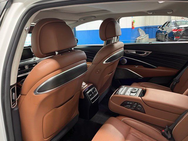Used 2019 Kia K900 Luxury w/ VIP Package AWD/4WD image 18