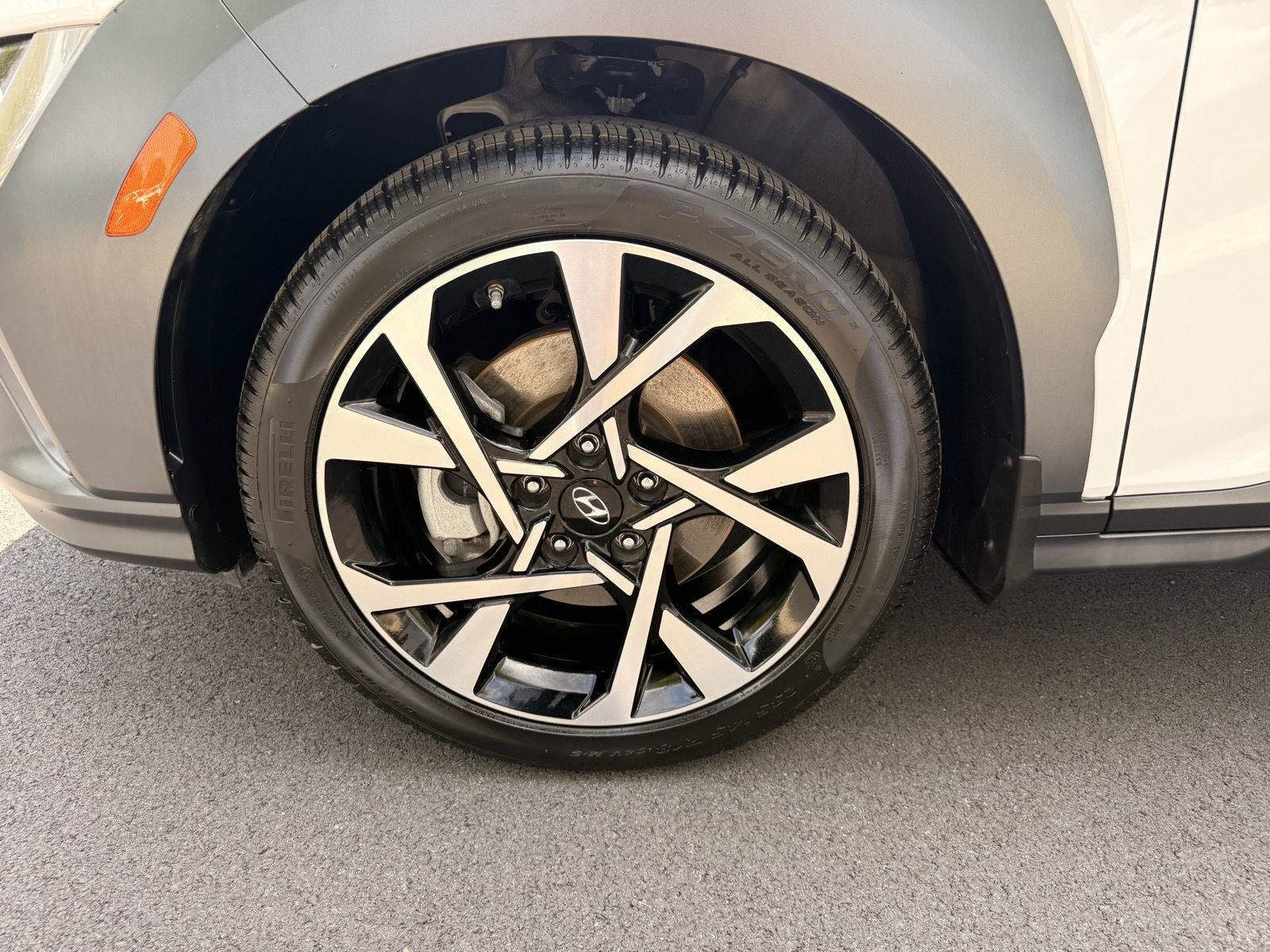 Used 2023 Hyundai Kona Limited AWD/4WD image 9
