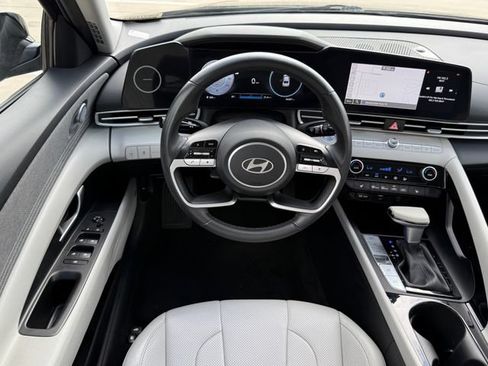 Used 2024 Hyundai Elantra Limited FWD image 21