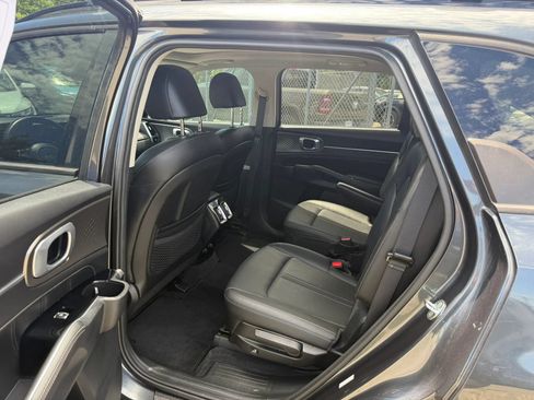 Used 2022 Kia Sorento SX AWD/4WD image 16