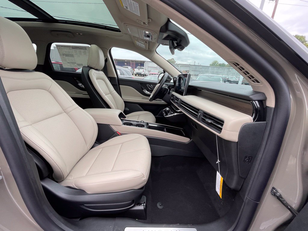 New 2025 Lincoln Corsair Reserve FWD image 25