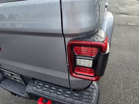 Used 2020 Jeep Gladiator Rubicon AWD/4WD image 15