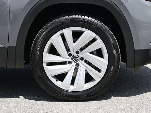 Used 2020 Volkswagen Atlas Cross Sport SE FWD image 11