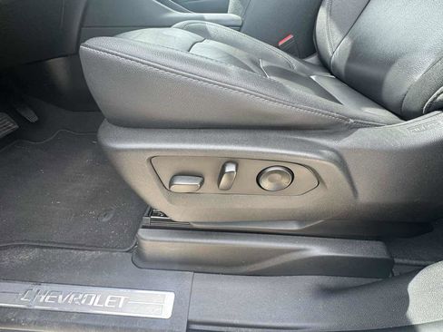 Used 2022 Chevrolet Tahoe Z71 w/ Luxury Package AWD/4WD image 16