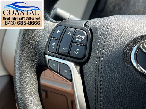 Used 2020 Toyota Sienna L FWD image 30