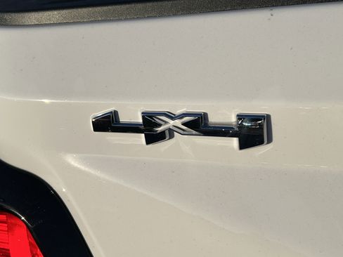 New 2026 GMC Canyon Elevation w/ Convenience Package image 9