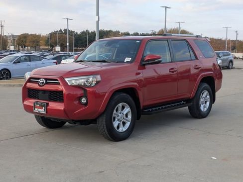 Used 2023 Toyota 4Runner SR5 Premium image 10