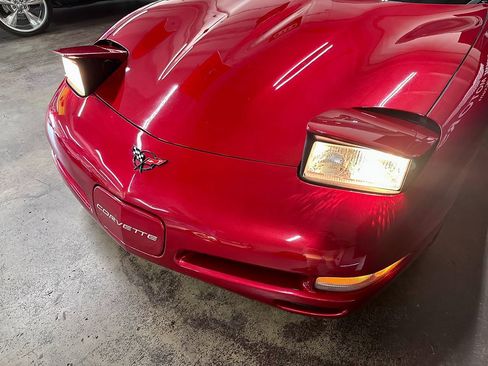 Used 2000 Chevrolet Corvette Coupe w/ Memory Pkg image 9