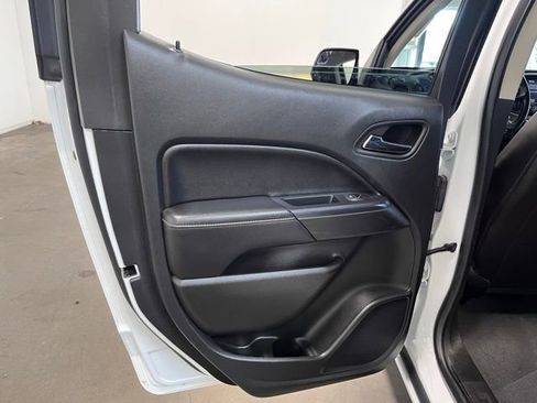 Used 2022 GMC Canyon AT4 w/ Trailering Package image 19