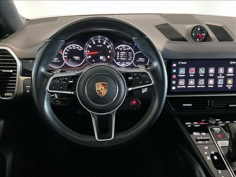 Used 2023 Porsche Cayenne Platinum Edition image 16