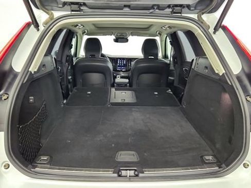 Used 2023 Volvo XC60 B5 Ultimate FWD image 40