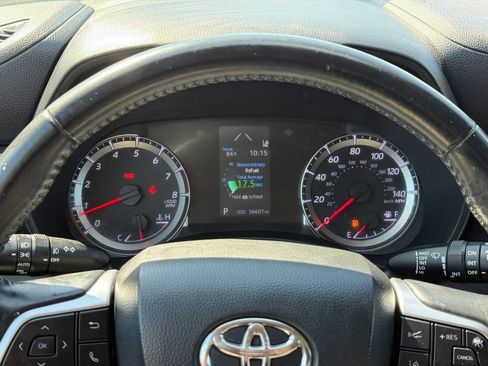 Used 2020 Toyota Highlander LE AWD/4WD image 34