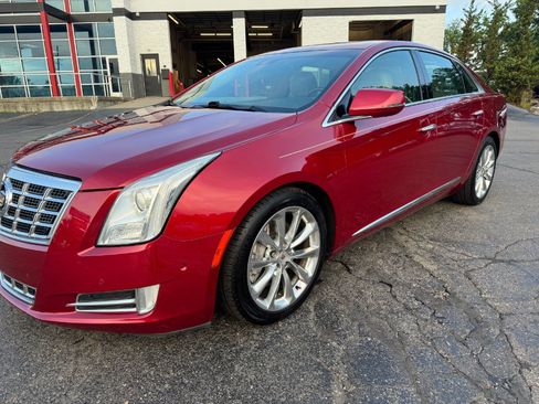 Used 2014 Cadillac XTS Luxury w/ Driver Awareness Package FWD image 9