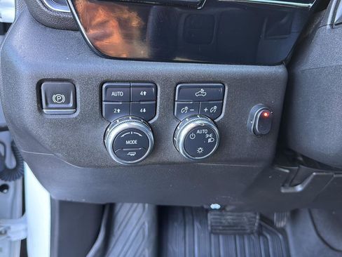 Used 2023 GMC Sierra 1500 SLE image 21