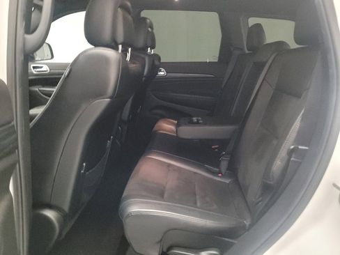 Used 2019 Jeep Grand Cherokee Altitude RWD image 18