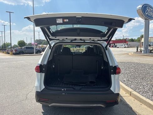 Used 2025 Toyota Grand Highlander AWD image 30