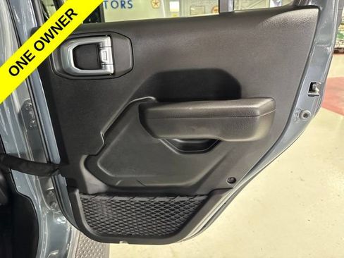 Used 2024 Jeep Gladiator Sport AWD/4WD image 32