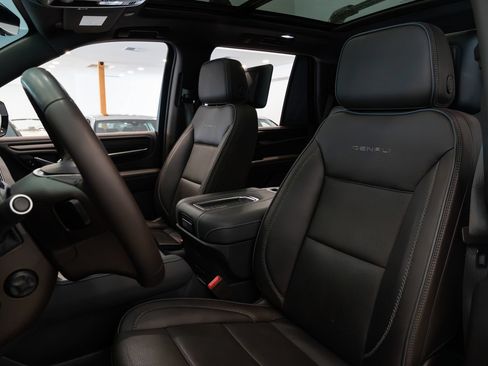 Used 2024 GMC Yukon Denali w/ Denali Reserve Package AWD/4WD image 15