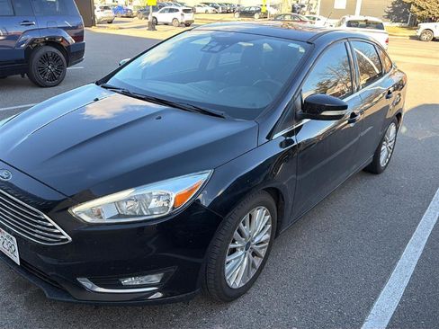 Used 2016 Ford Focus Titanium w/ Titanium Technology Package image 4