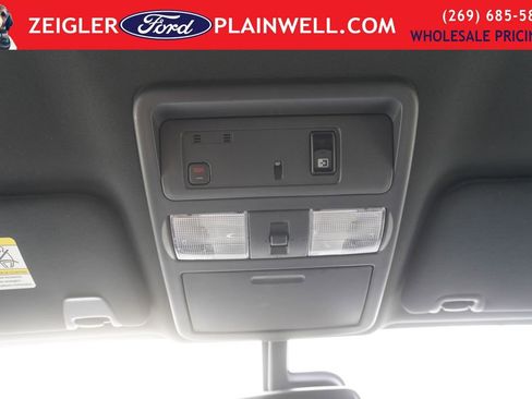 Used 2018 Nissan Titan SL w/ Midnight Edition image 29