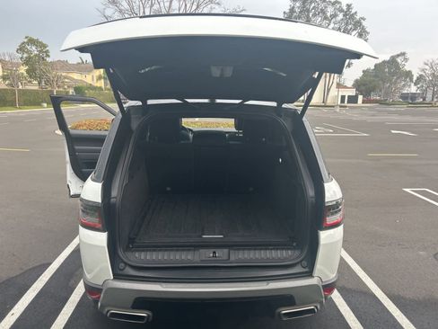 Used 2018 Land Rover Range Rover Sport SE image 31