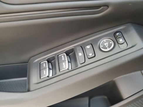 Certified 2025 Honda Accord SE image 17