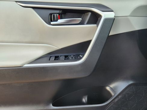 Used 2022 Toyota RAV4 XLE w/ XLE Grade Weather Package image 22