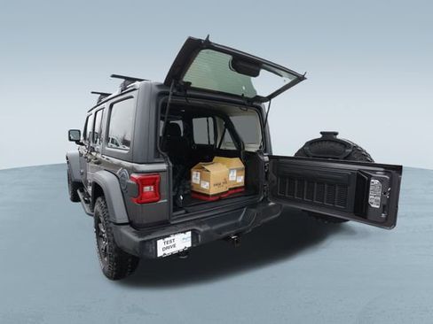 Used 2020 Jeep Wrangler Unlimited Sport image 17