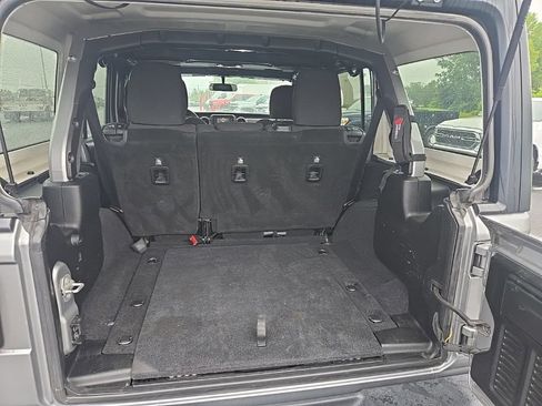 Used 2019 Jeep Wrangler Unlimited Sport S AWD/4WD image 26