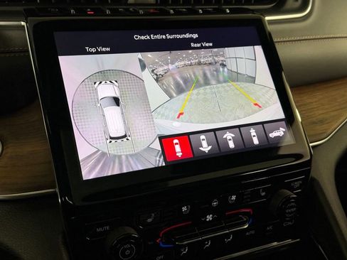 Used 2023 Jeep Grand Cherokee L Summit w/ Luxury Tech Group V image 23