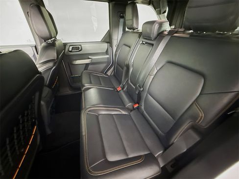 Used 2023 Ford Bronco Badlands image 26