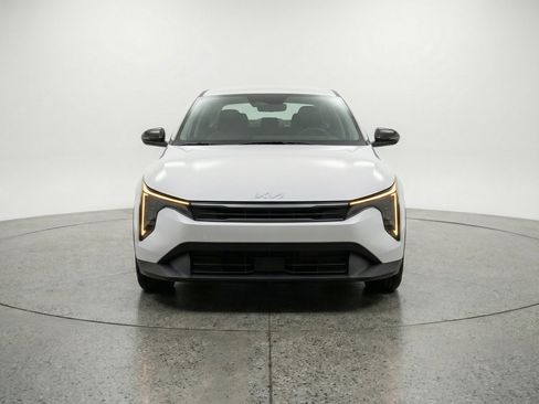 Used 2025 Kia K4 LXS image 2