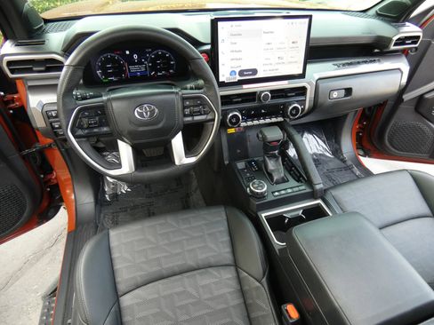 Used 2025 Toyota Tacoma TRD Off-Road w/ TRD Off Road Premium Package image 26