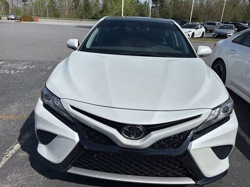 Used 2019 Toyota Camry XSE image 8