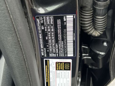 Certified 2022 Mercedes-Benz GLC 300 4MATIC w/ Driver Assistance Package image 35