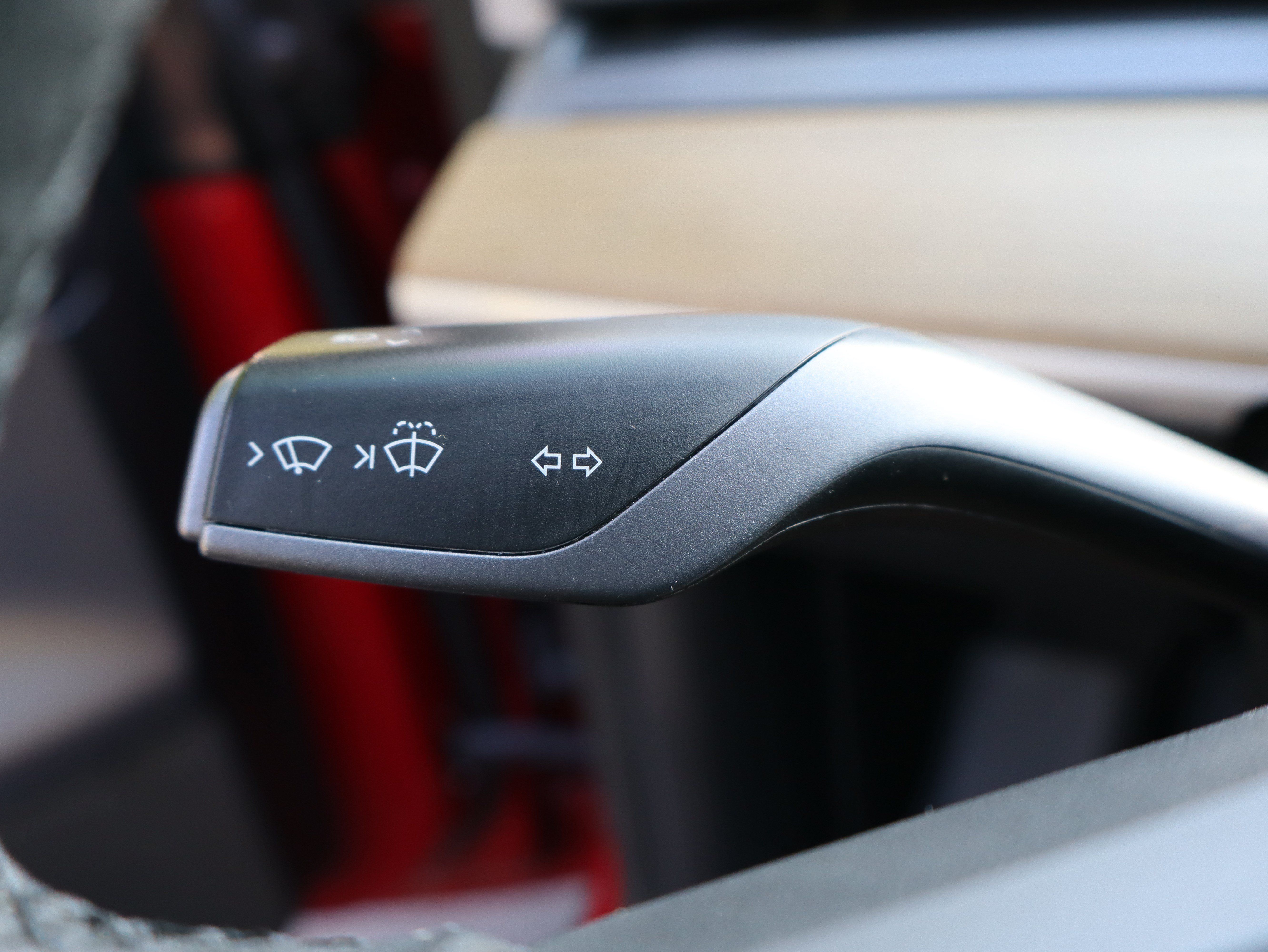 Used 2021 Tesla Model Y Long Range AWD/4WD image 28