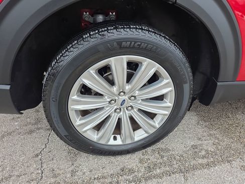 Used 2025 Ford Explorer Platinum w/ LUX Leather Package image 12