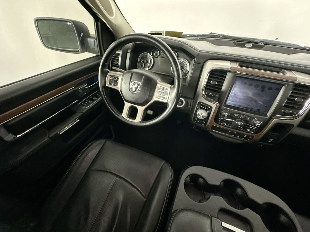 Used 2018 RAM 1500 Laramie w/ Convenience Group AWD/4WD image 9