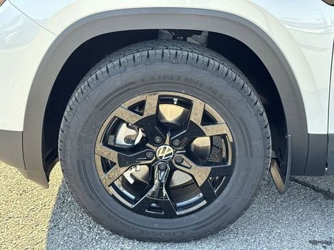 New 2026 Volkswagen Atlas Peak Edition AWD/4WD image 23