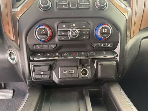 Used 2019 Chevrolet Silverado 1500 High Country w/ Safety Package II image 17