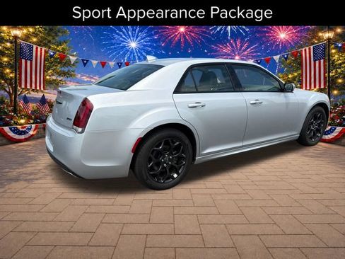 Used 2021 Chrysler 300 Touring L w/ Popular Equipment Group AWD/4WD image 7