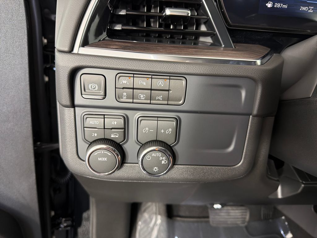 Used 2026 Chevrolet Tahoe LS AWD/4WD image 15