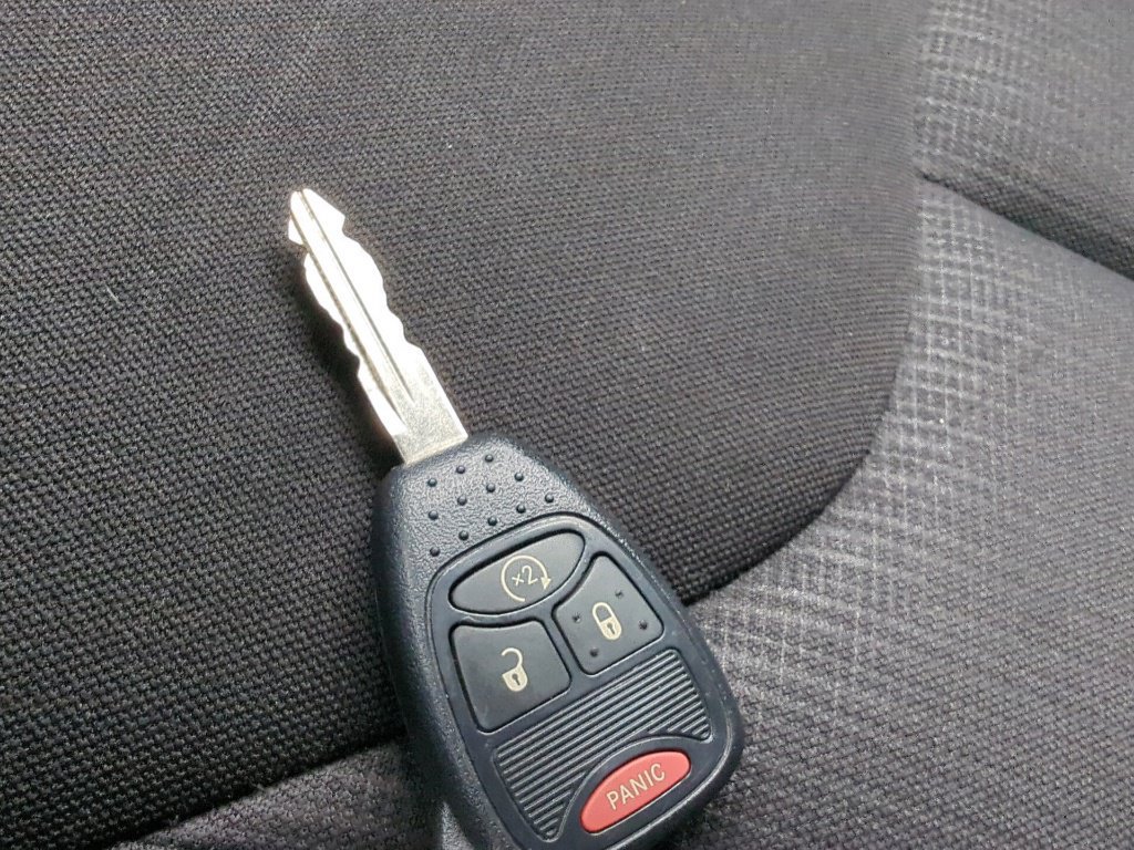 Used 2013 Jeep Wrangler Unlimited Sahara w/ Connectivity Group AWD/4WD image 16