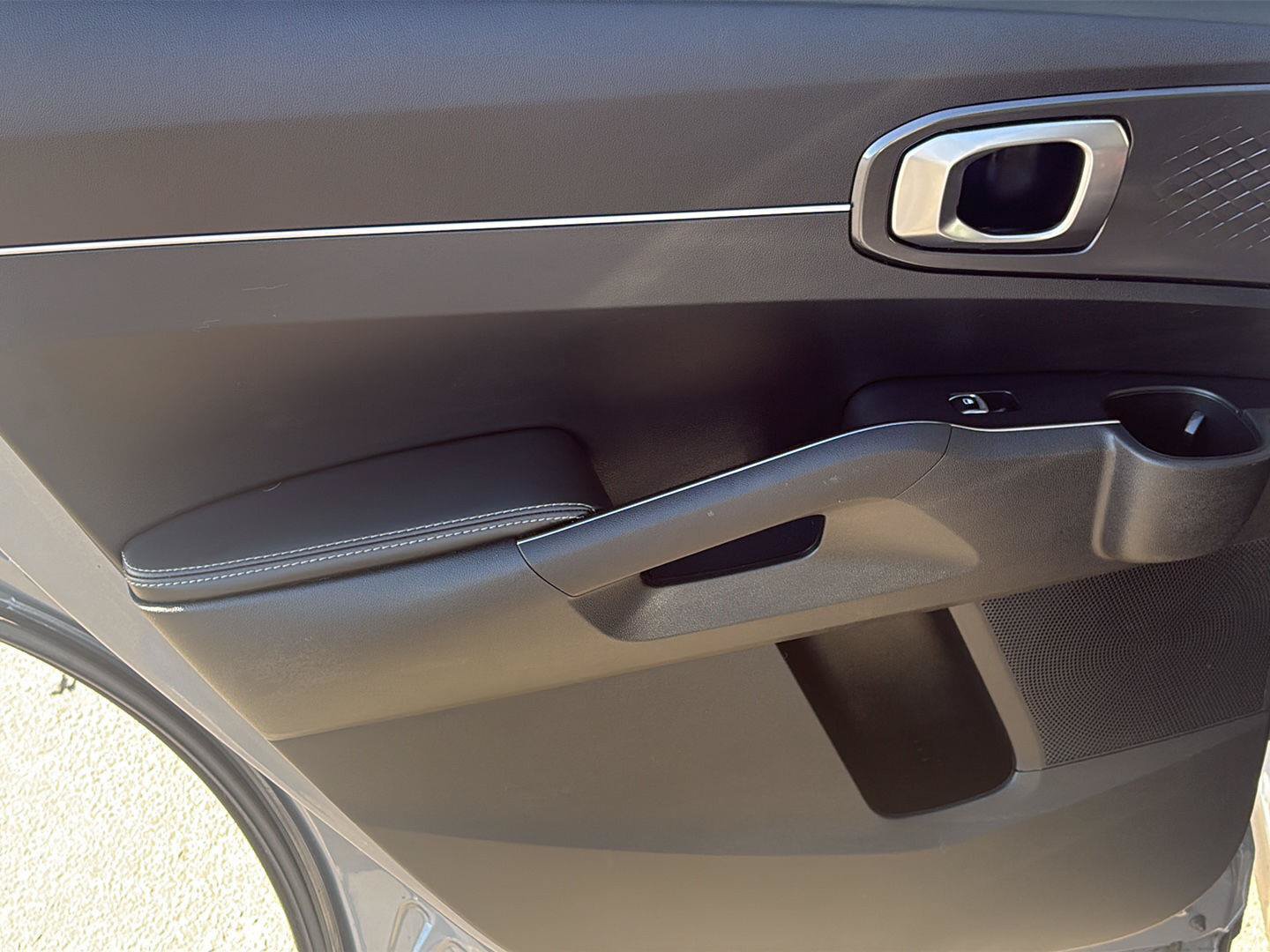 Used 2025 Kia Sorento S w/ Panoramic Sunroof Package FWD image 24