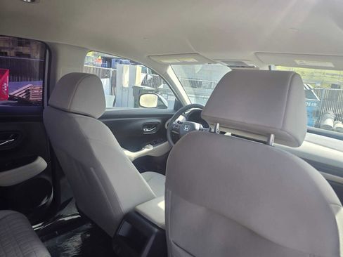 Used 2023 Honda HR-V LX image 15