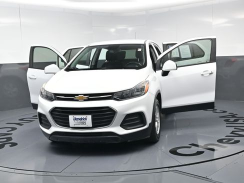 Certified 2020 Chevrolet Trax LS image 21