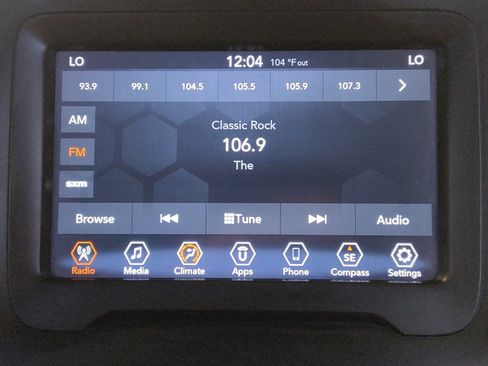 Used 2020 Jeep Renegade Latitude FWD image 25