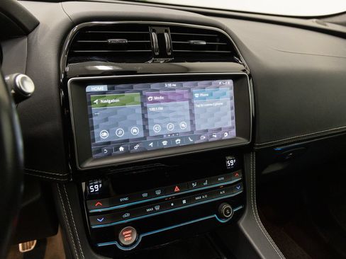 Used 2020 Jaguar F-PACE S AWD/4WD image 19