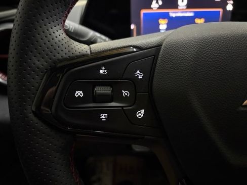 Used 2025 Chevrolet Trax RS w/ Sunroof Package FWD image 65