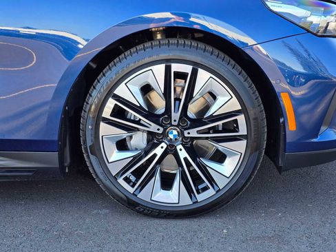 Used 2026 BMW i5 eDrive40 image 9